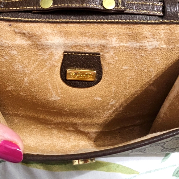 Authentic Gucci GG Supreme Shoulder Bag Small - Picture 5 of 14